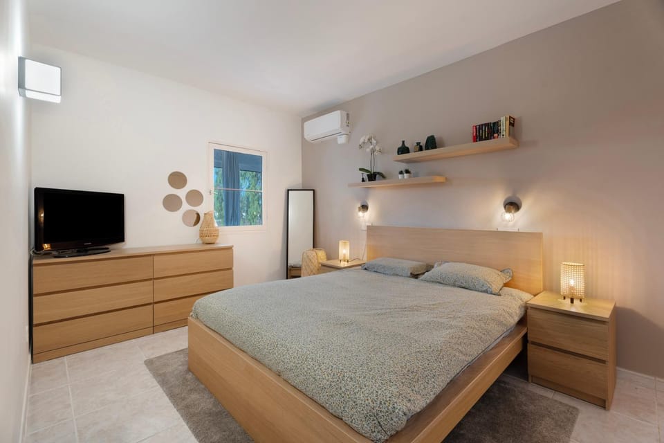 Living room, Bedroom