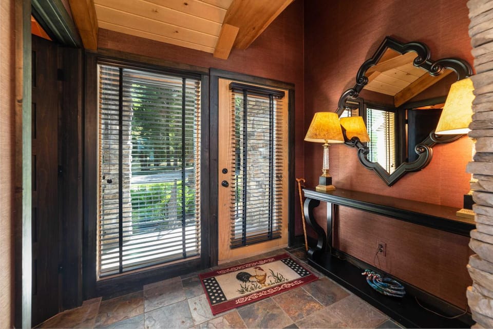 Kangaroo East Shore by Simple Life Rentals House in Door County
