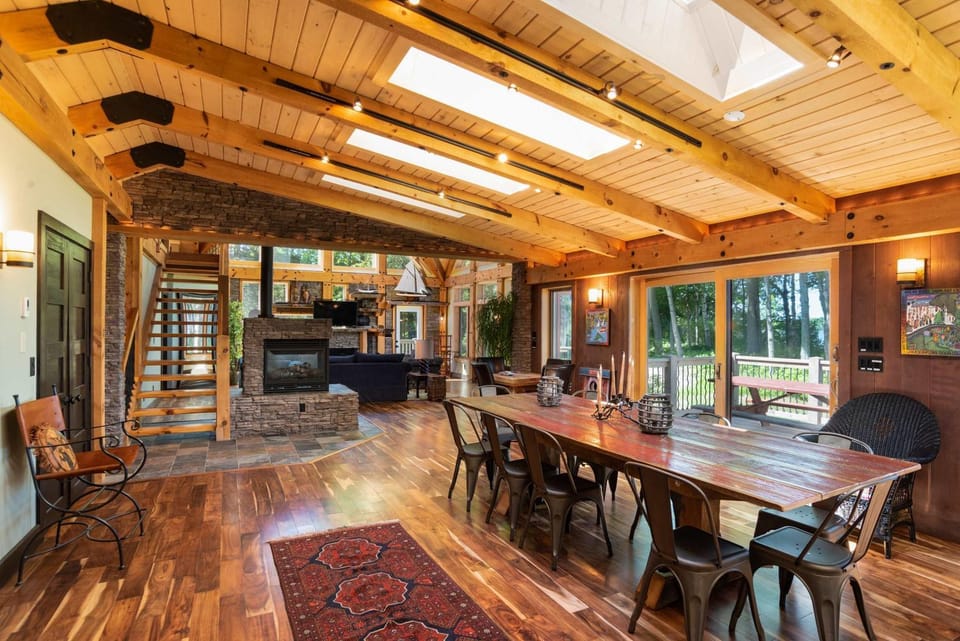 Kangaroo East Shore by Simple Life Rentals House in Door County