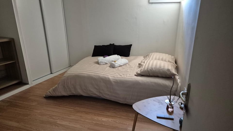 Living room, Bedroom