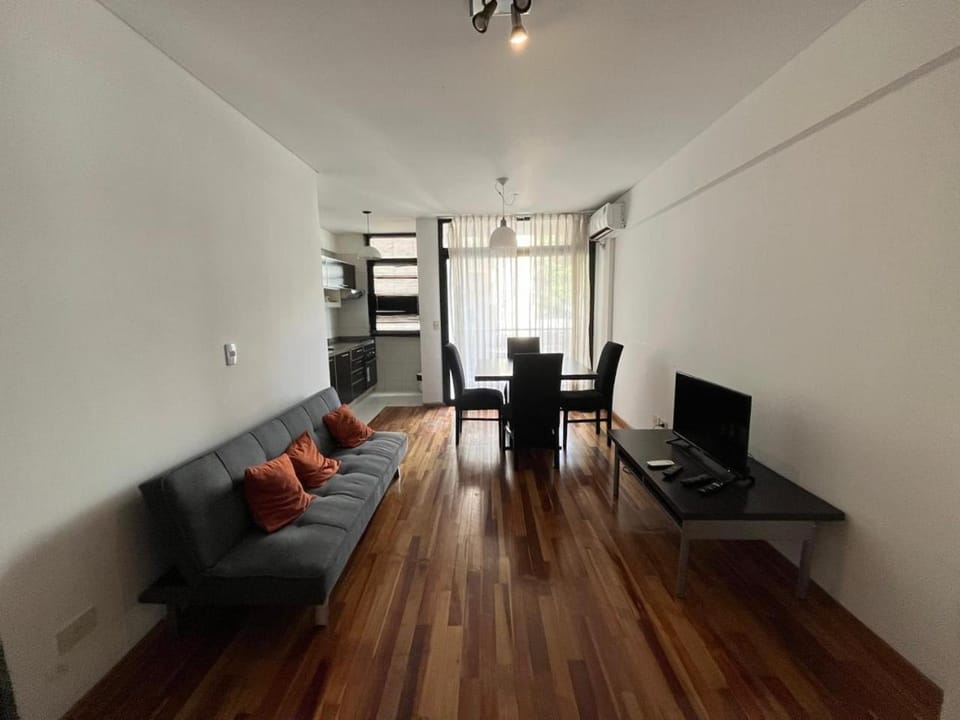 TV and multimedia, Photo of the whole room, Seating area, Dining area