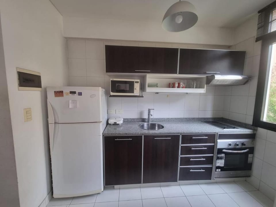 Kitchen or kitchenette, oven, pet friendly, stove