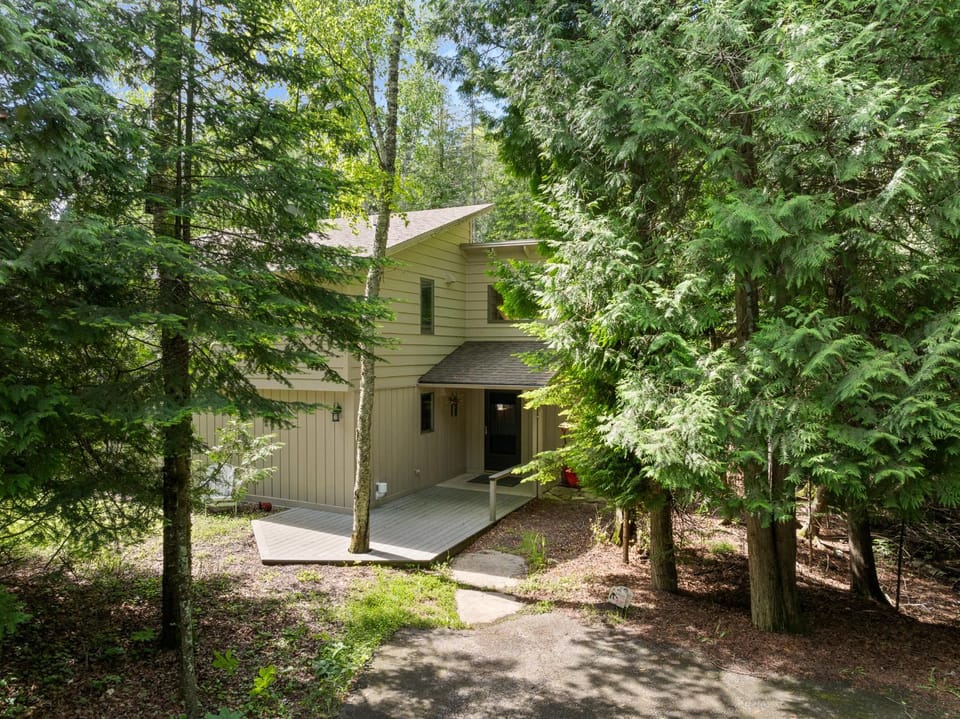 A Little House in the Woods by Simple Life Rentals House in Door County