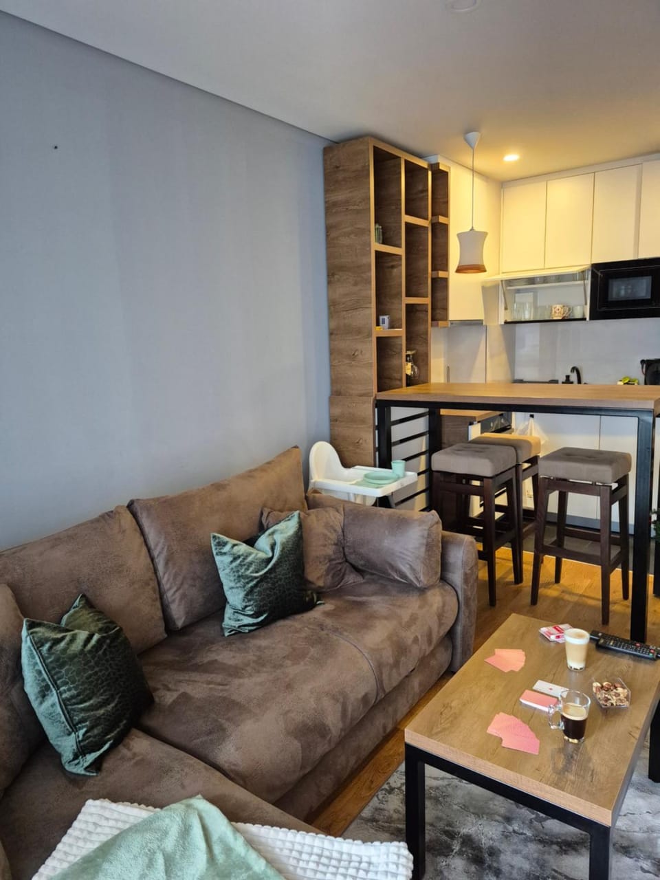Coffee/tea facilities, microwave, oven