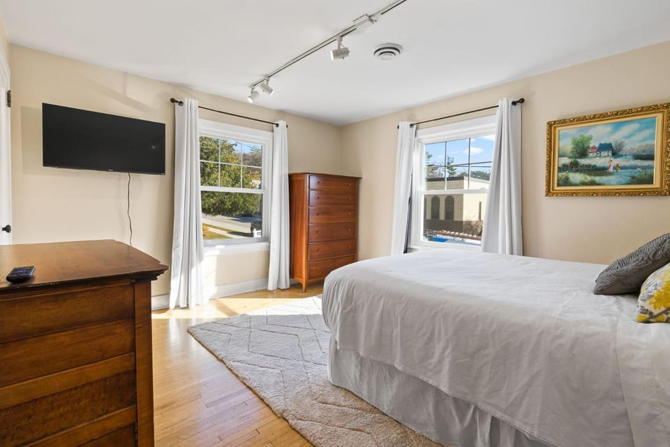 The Big and Easy House by Simple Life Rentals House in Sturgeon Bay