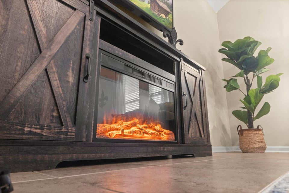 PetFriendlyMid-Term Stays2King Beds&Desk House in Lake Charles