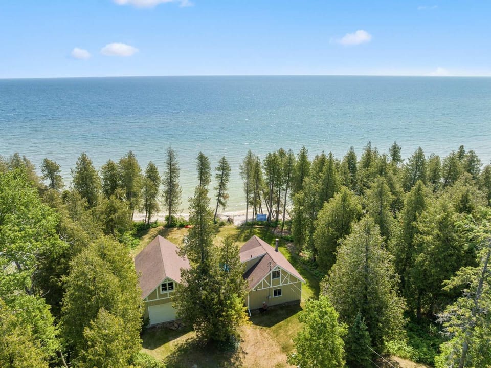 Tranquility Bay Getaway by Simple Life Rentals House in Door County