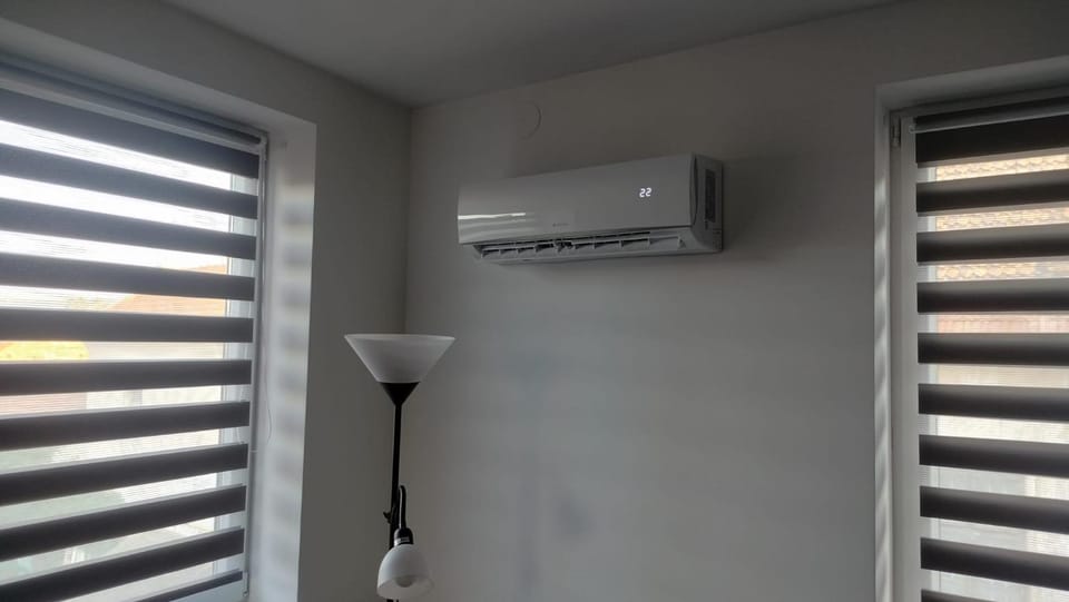 Living room, air conditioner