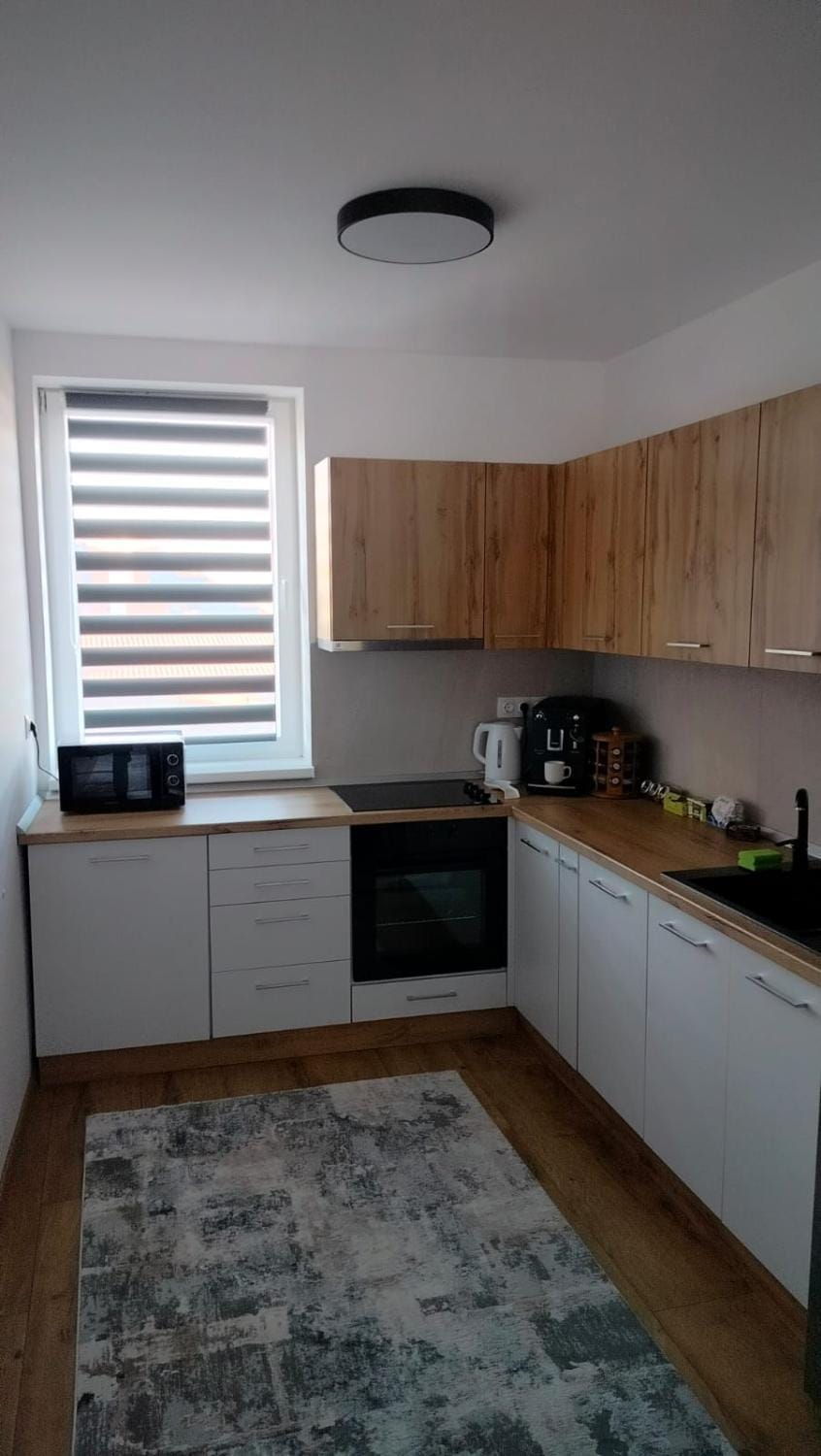 Coffee/tea facilities, Kitchen or kitchenette, microwave, oven, stove, toaster