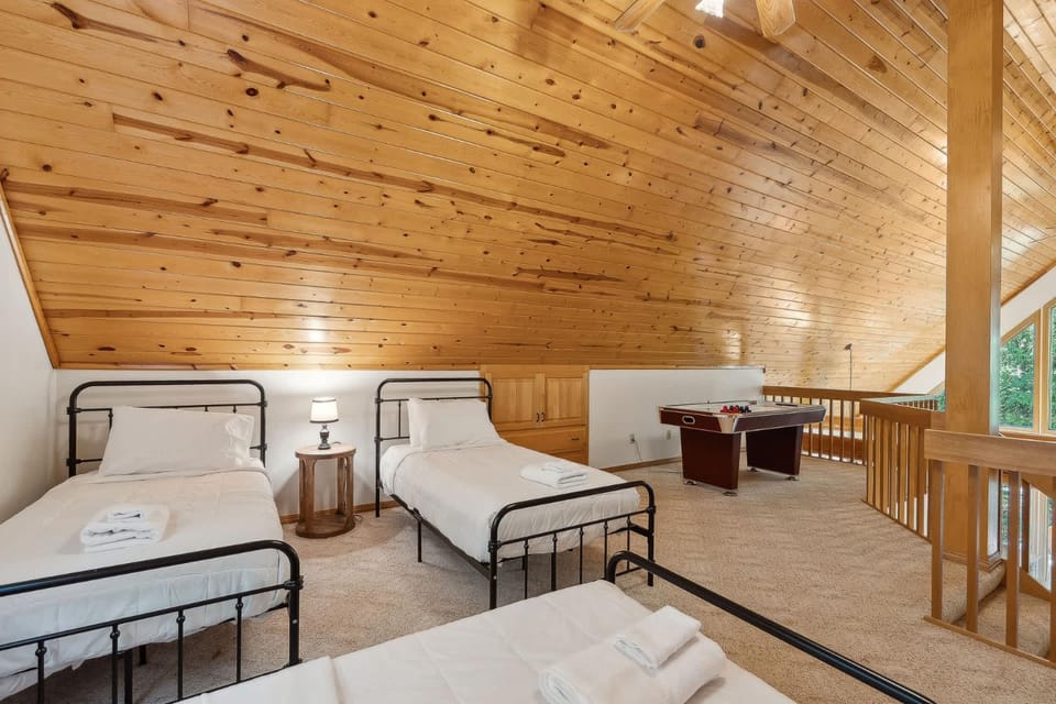 Top of the Hill Cabin by Simple Life Rental Cabin in Door County
