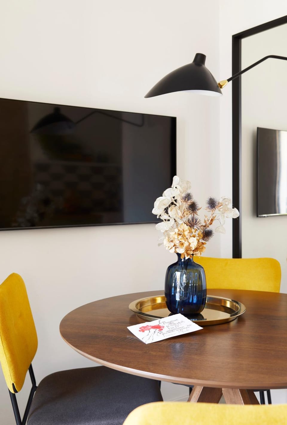 TV and multimedia, Living room, Seating area, Dining area