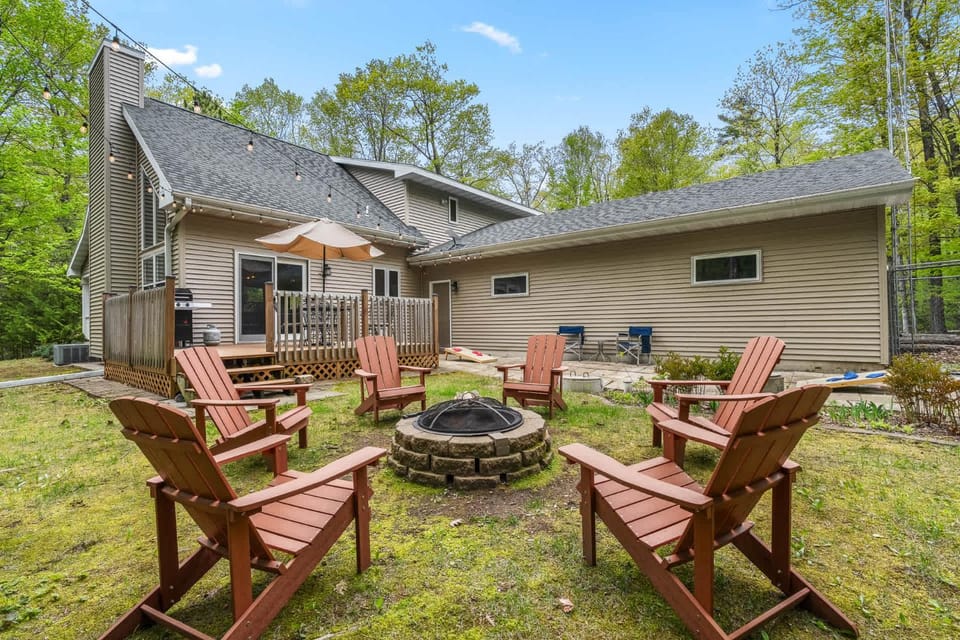 Three Little Birds by Simple Life Rentals House in Door County