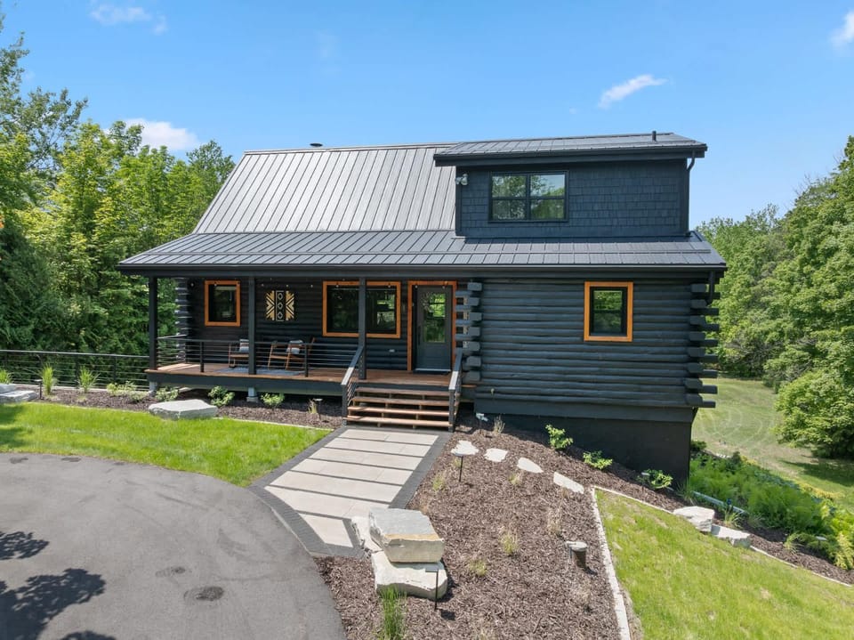 The Great Escape by Simple Life Rentals House in Door County