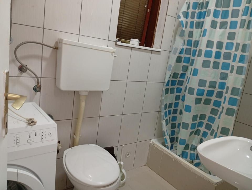 Zuta kuca na kraj sela House in Novi Sad