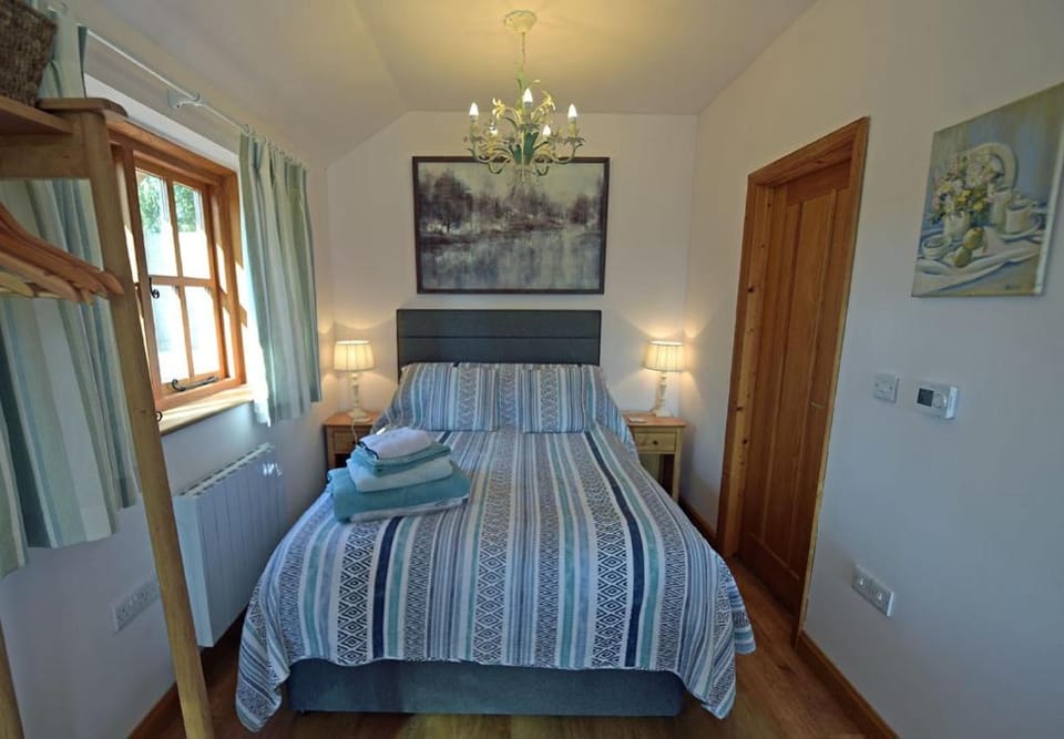 Bed, Bedroom, Pets, towels, wardrobe