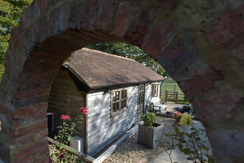 Property building, Garden, Garden view, Landmark view, pet friendly, pet friendly