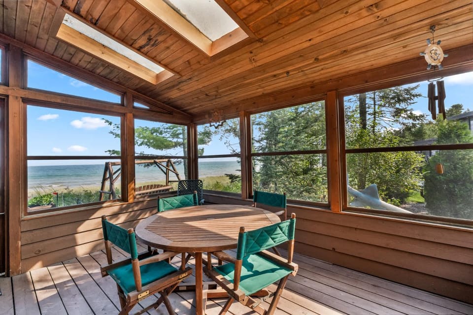 Lily Bay Lodge by Simple Life Rentals House in Door County