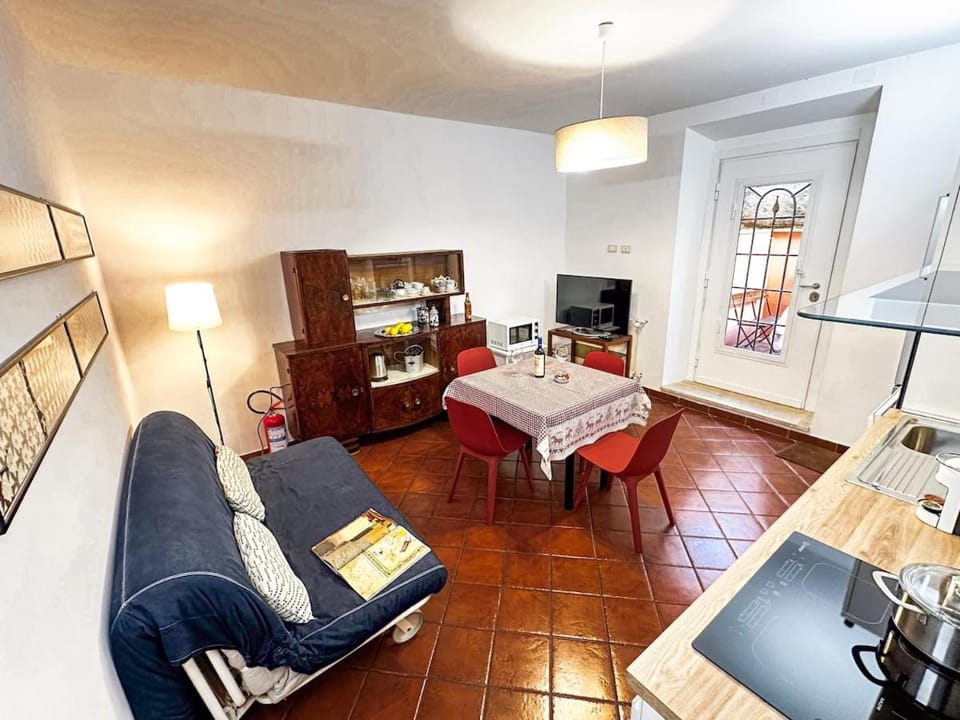 Kitchen or kitchenette, Living room, Dining area