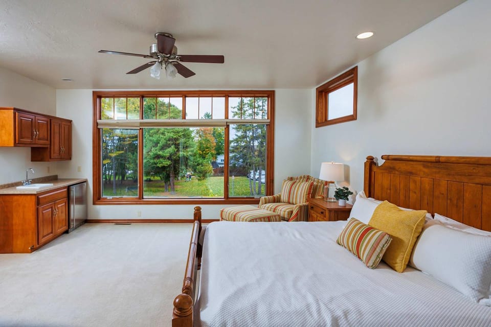 Bluff Haven by Simple Life Rentals House in Fish Creek