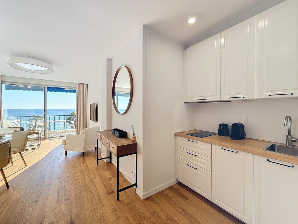 Kitchen or kitchenette, Living room, Sea view