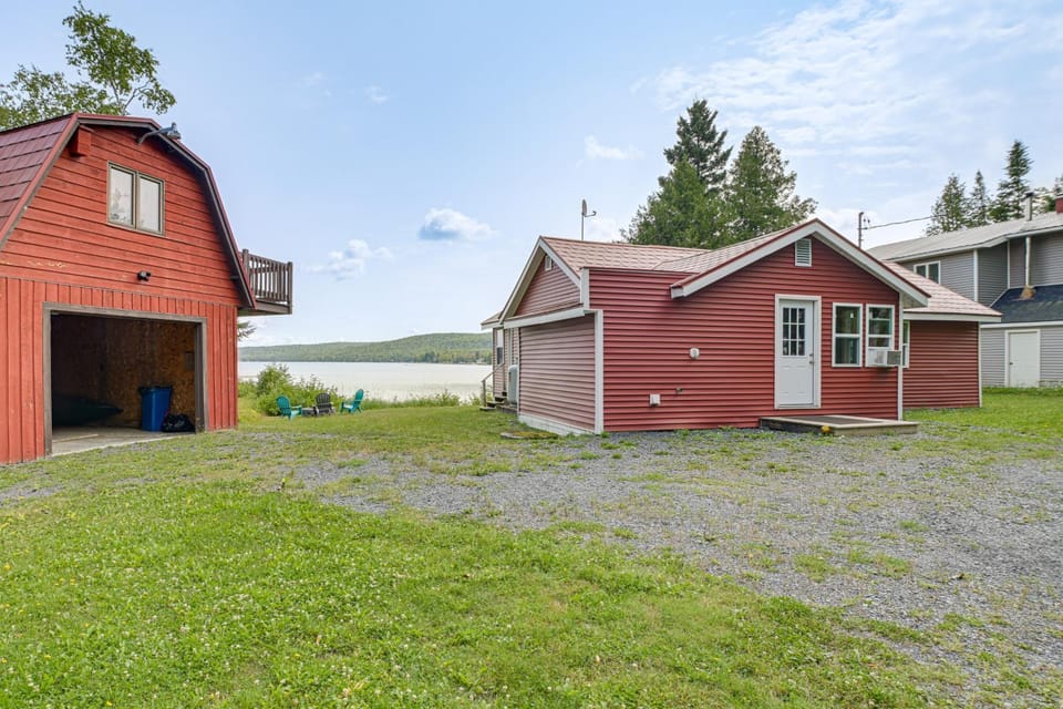 Waterfront Long Lake Retreat: Great for Families! House in Maine
