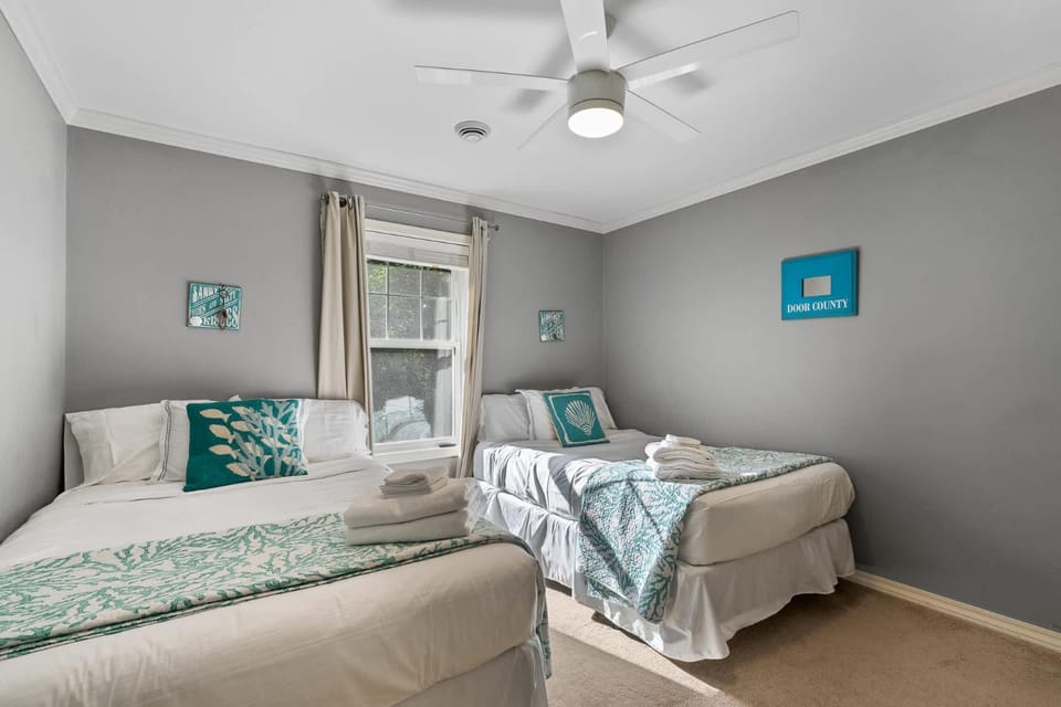 Blue Bear Cottage at Simple Life Rentals House in Door County