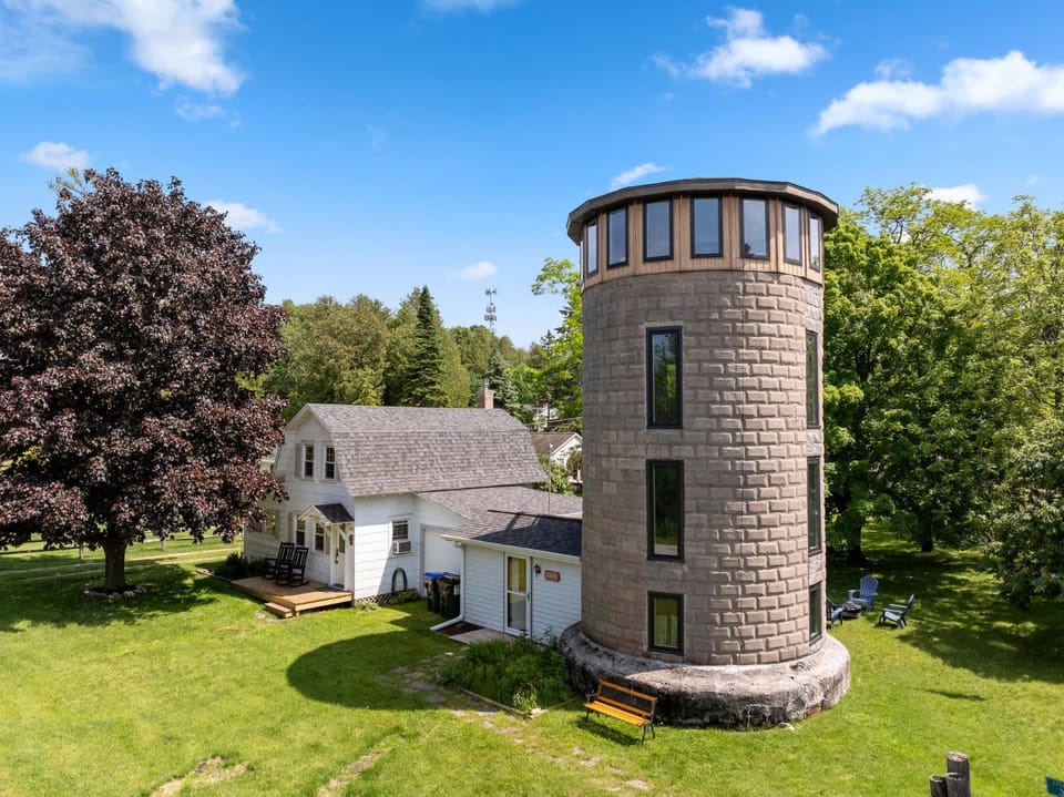 Silo Guest House by Simple Life Rentals House in Door County