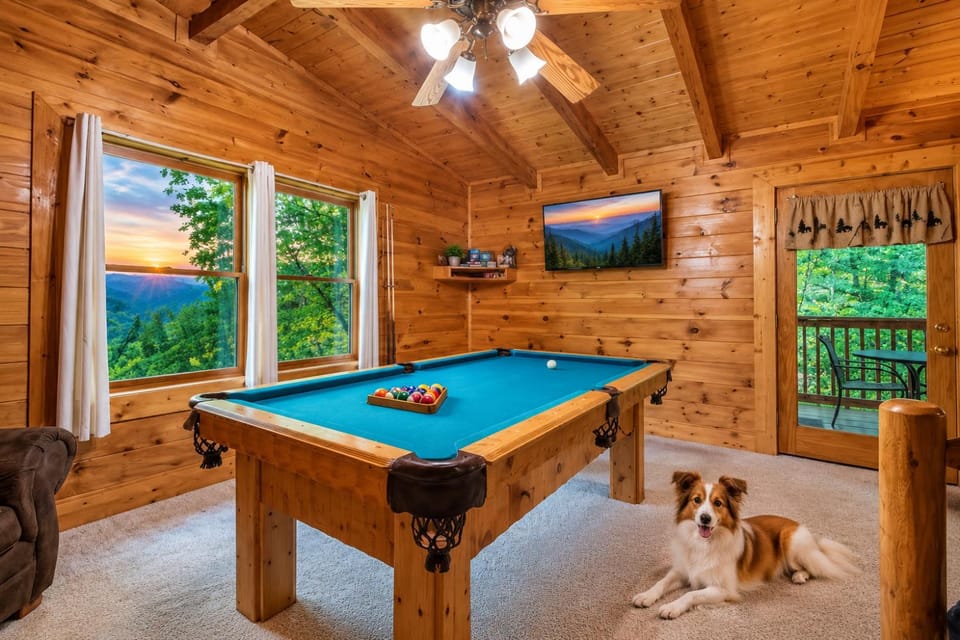 Eagles Ridge Cabin Hot Tub, Jacuzzi & Pool Table Cabin in Pigeon Forge