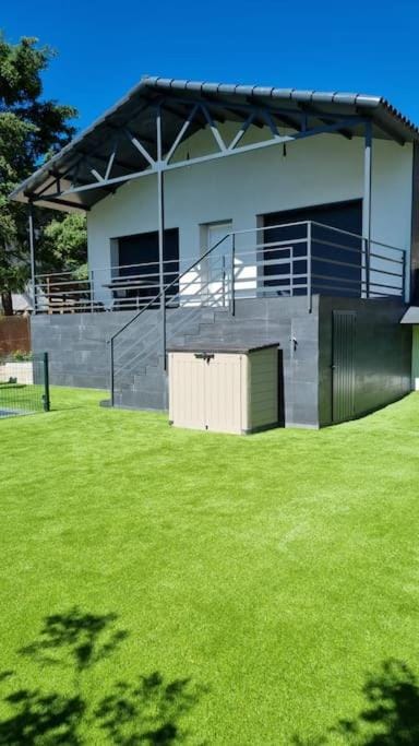 Property building, Natural landscape, Garden view