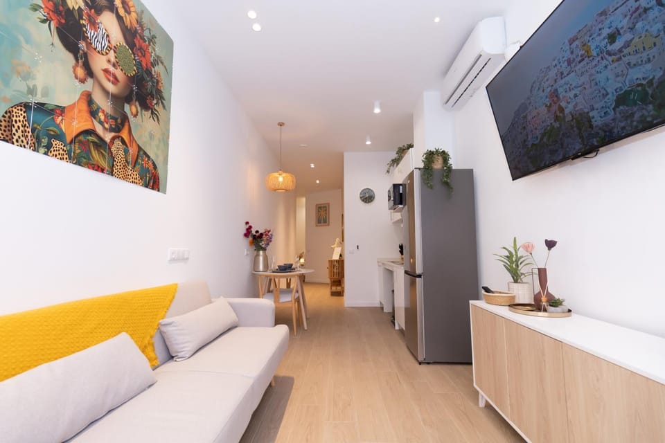 TV and multimedia, Living room, air conditioner, air conditioner