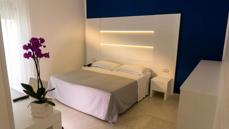 Property building, Bed