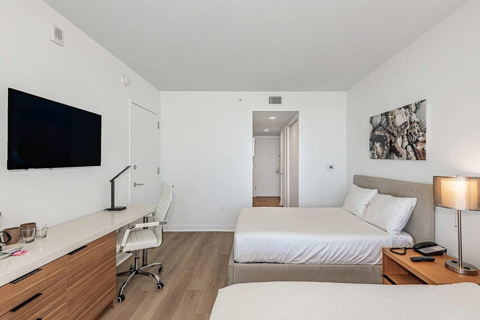 Lovely Studio with Amazing Views Inn in Hallandale Beach
