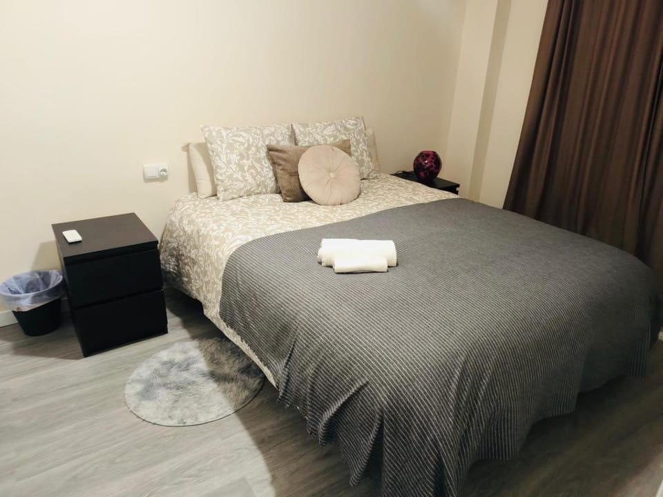 HABITACIONES A COMPARTIR EN APARTAMENTO RECIÉN REFORMADO EN PLAYa LA COLONIA Campground/ 
RV Resort in Aguilas