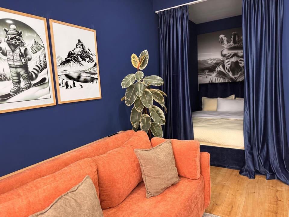 Seating area, Bedroom