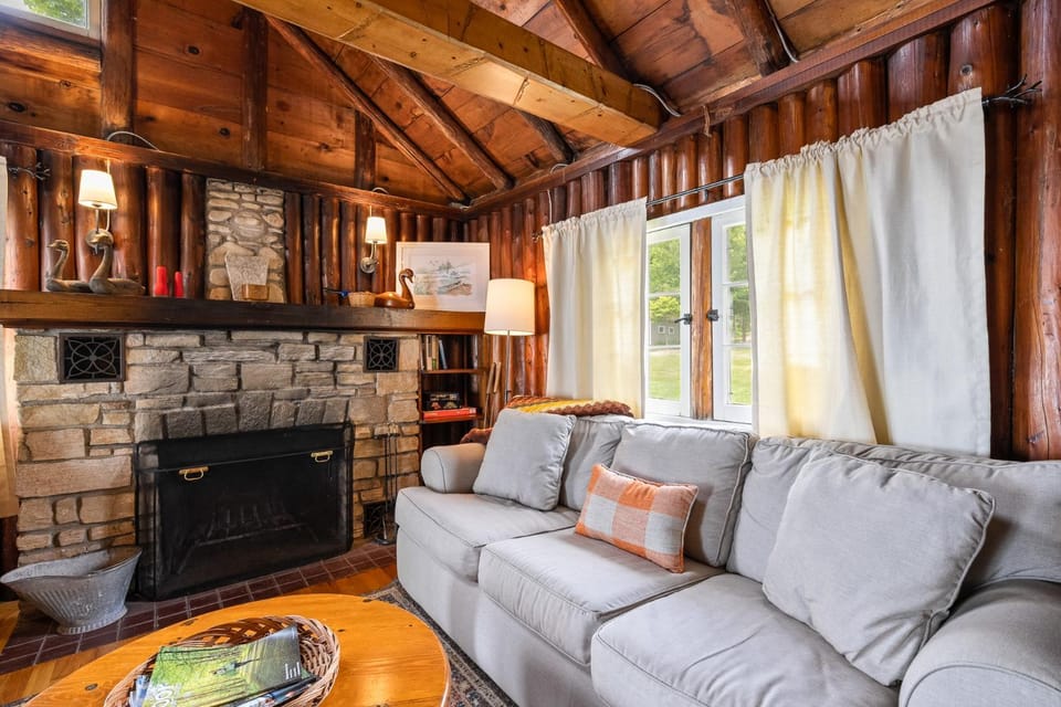 Thenells Cottage by Simple Life Rentals House in Door County