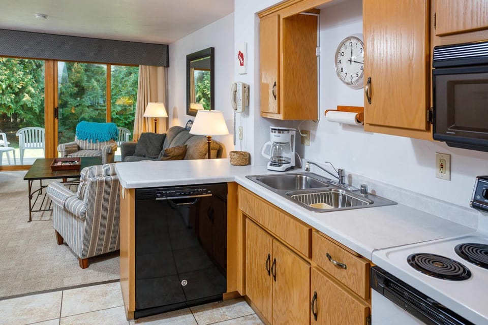 Peacefield at The Hilltop C-4 by Simple Life Rentals House in Door County