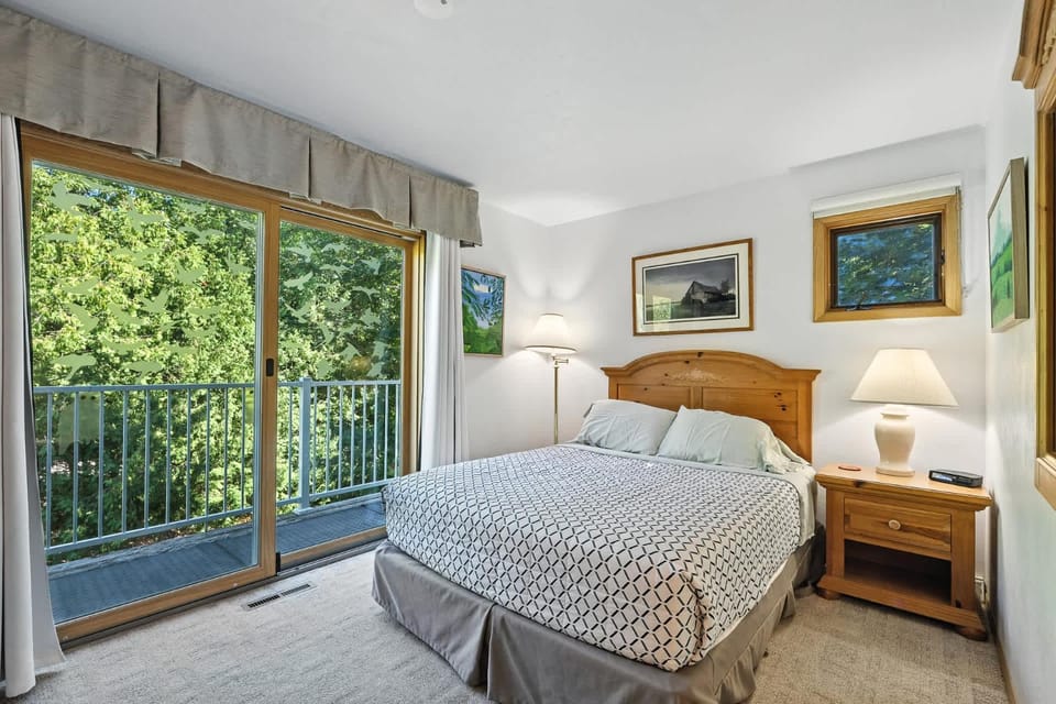Hilltop Hideaway Unit B-5 by Simple Life Rentals House in Door County