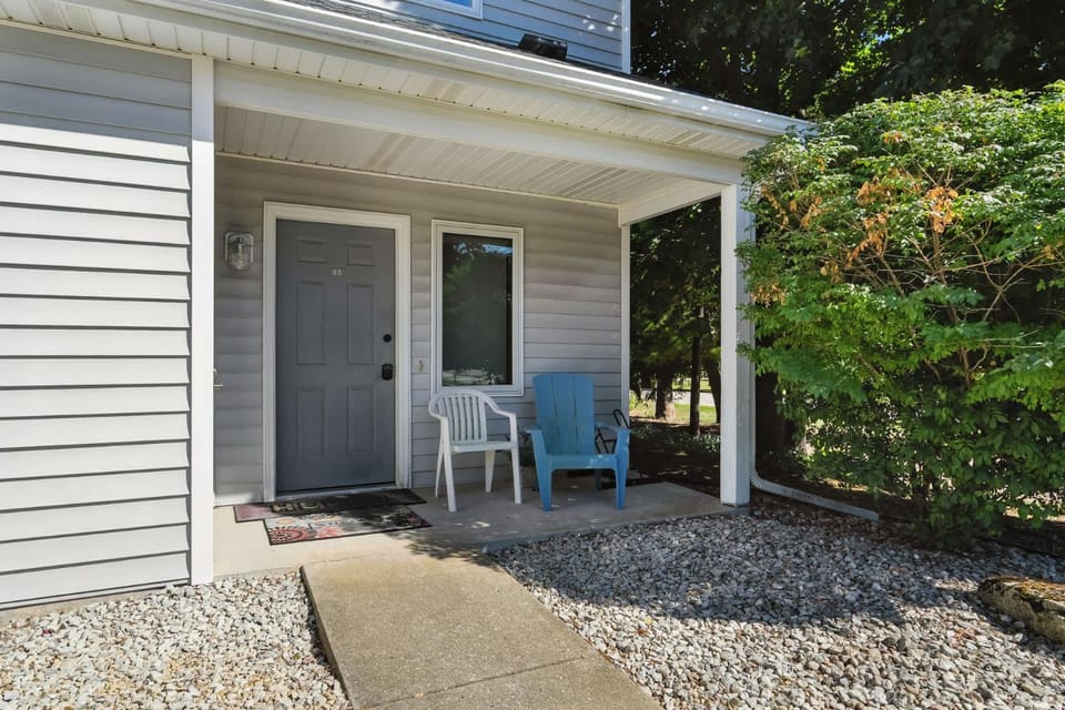 Hilltop Hideaway Unit B-5 by Simple Life Rentals House in Door County