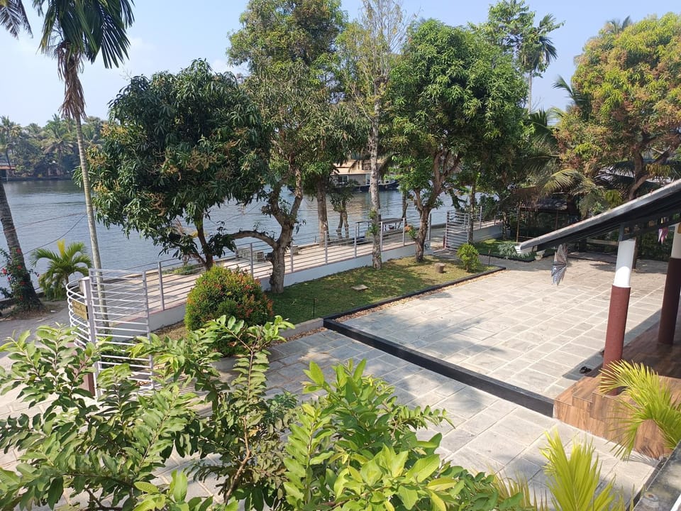 Vembanad Ripples Apartment in Kerala