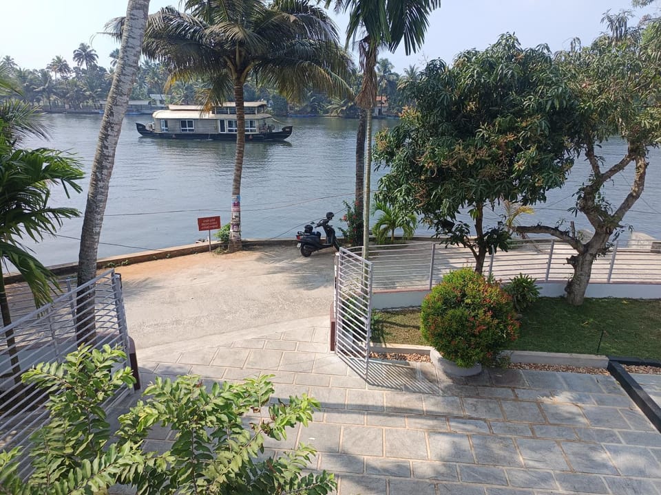Vembanad Ripples Apartment in Kerala