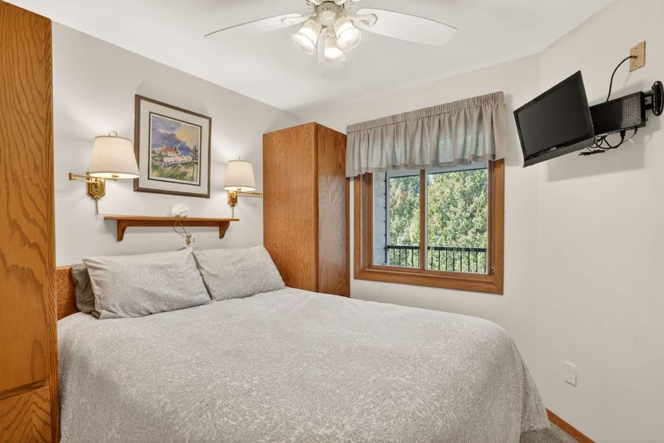 Cedar Haven Unit 202 by Simple Life Rentals House in Ephraim