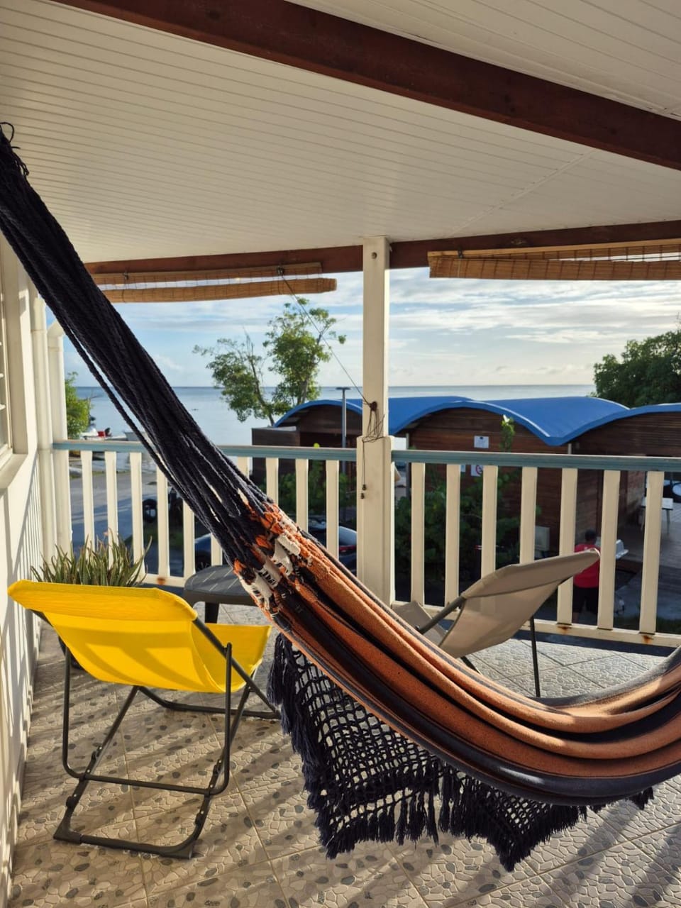 Trois Rivières T2 avec grande terrasse ombragée vue mer Apartment in Sainte-Luce