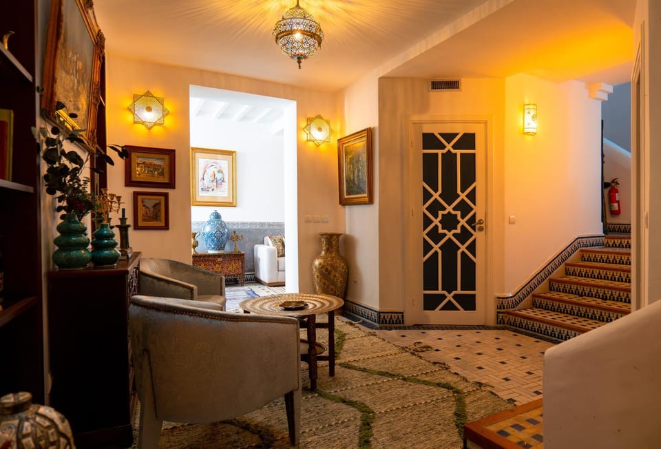 Seating area, Internal: Not applicable to any particular room