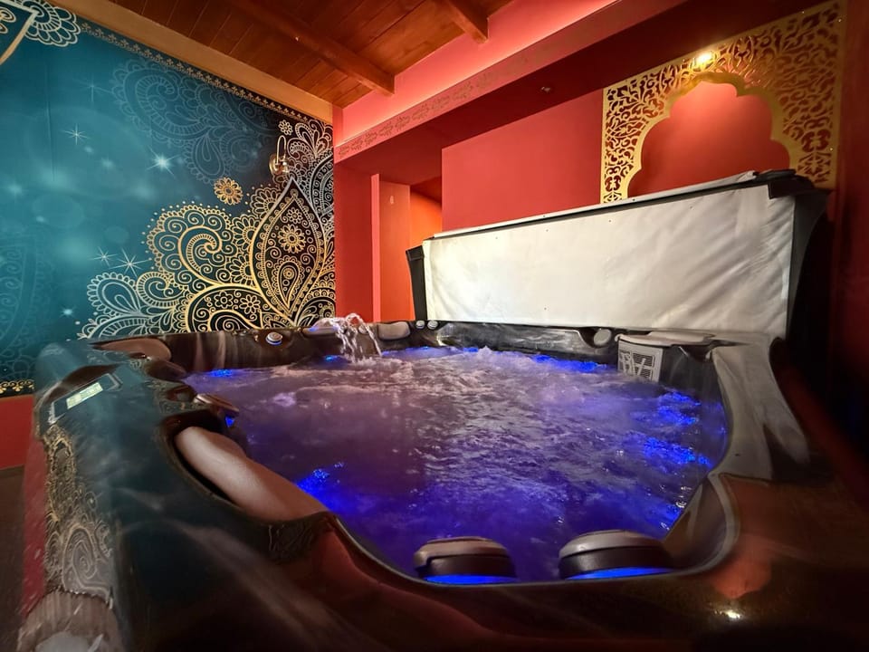 Hot Tub, Spa and wellness centre/facilities