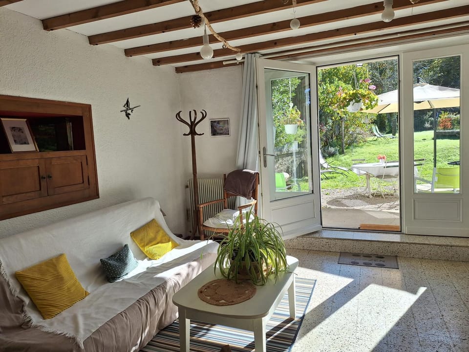 Day, Living room, Garden view