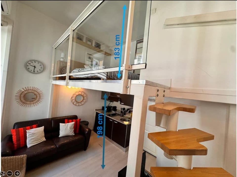 Kitchen or kitchenette, Living room, Seating area