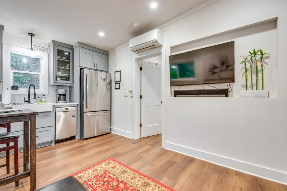 Apt Steps to Atlanta Beltline, Near Int’l Soccer! Apartment in Atlanta