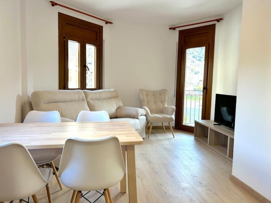 Apartament modern i cèntric Esterri by RURAL D'ÀNEU Apartment in Esterri d'Àneu