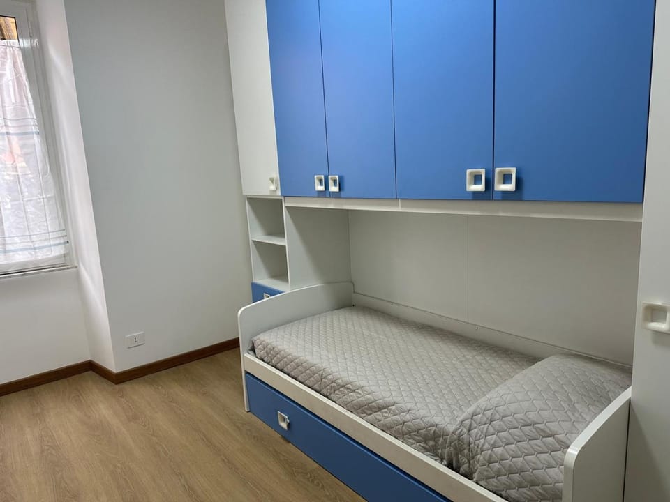 Bed, Photo of the whole room, Bedroom, wardrobe