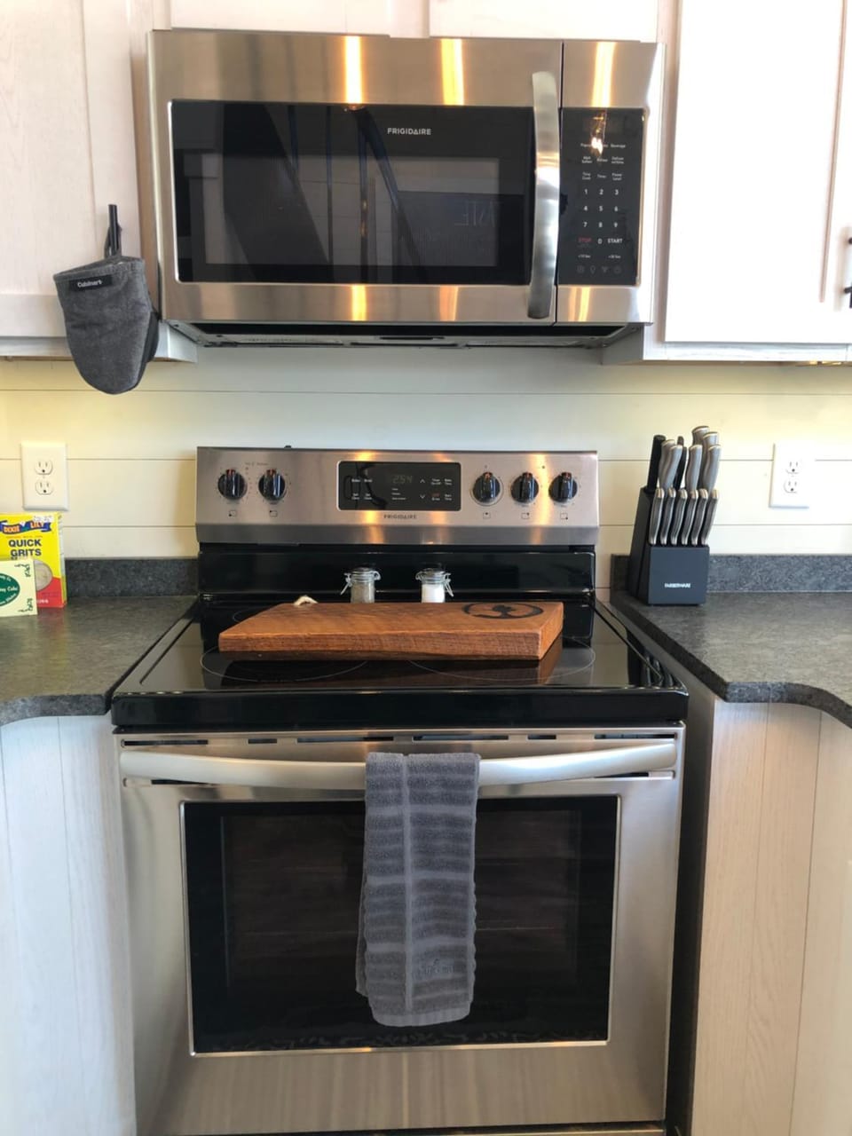 Kitchen or kitchenette, stove